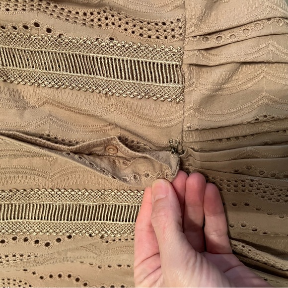 A Loves A eyelet tan dress size M - Picture 7 of 8